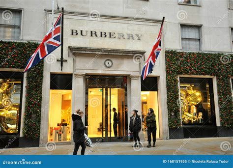 burberry fashion outlet.